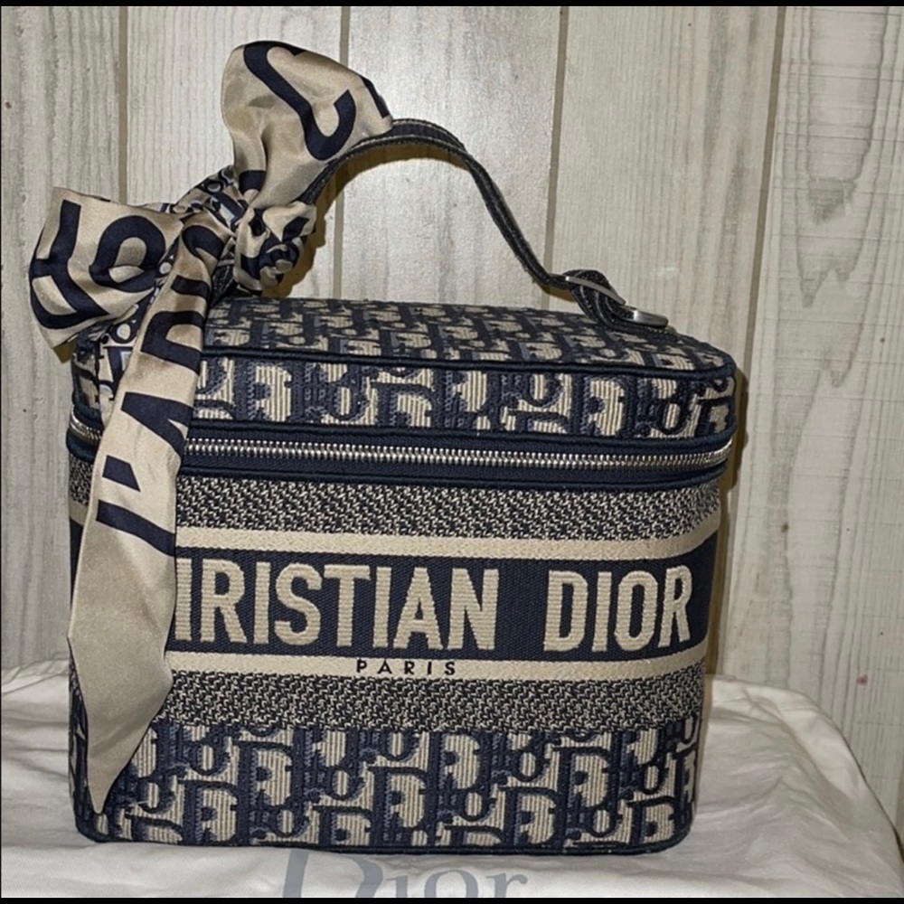 Dior travel vanity